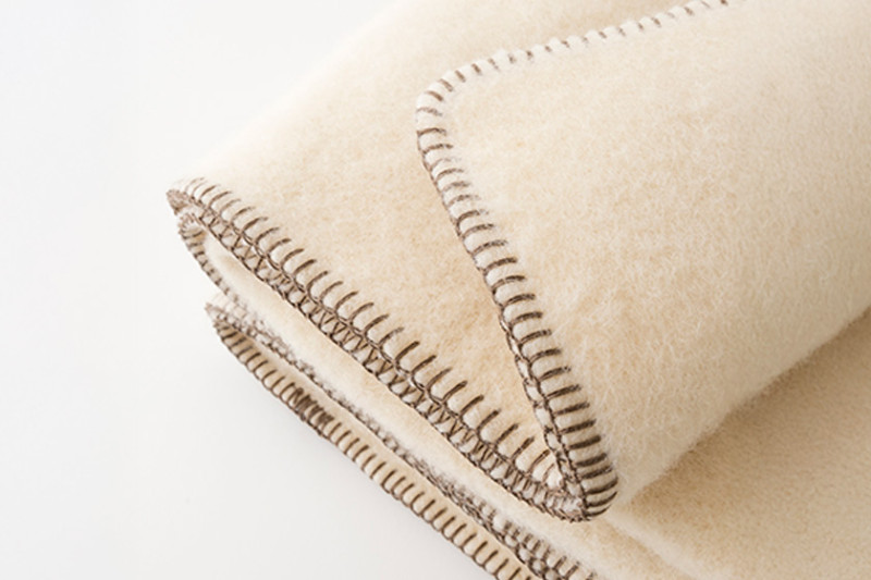 Plaid écru/ardoise, détail - Aufildelaine