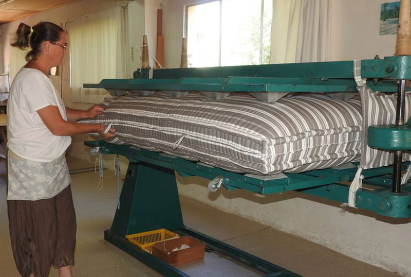 Confection de nos matelas en laine.